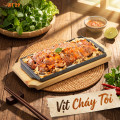 Vịt rút xương áp chảo cháy tỏi